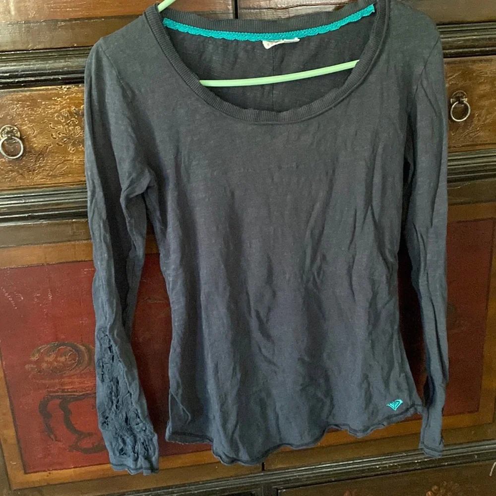 Beautiful Roxy Top🏄🏽♀️ - Picture 1 of 5